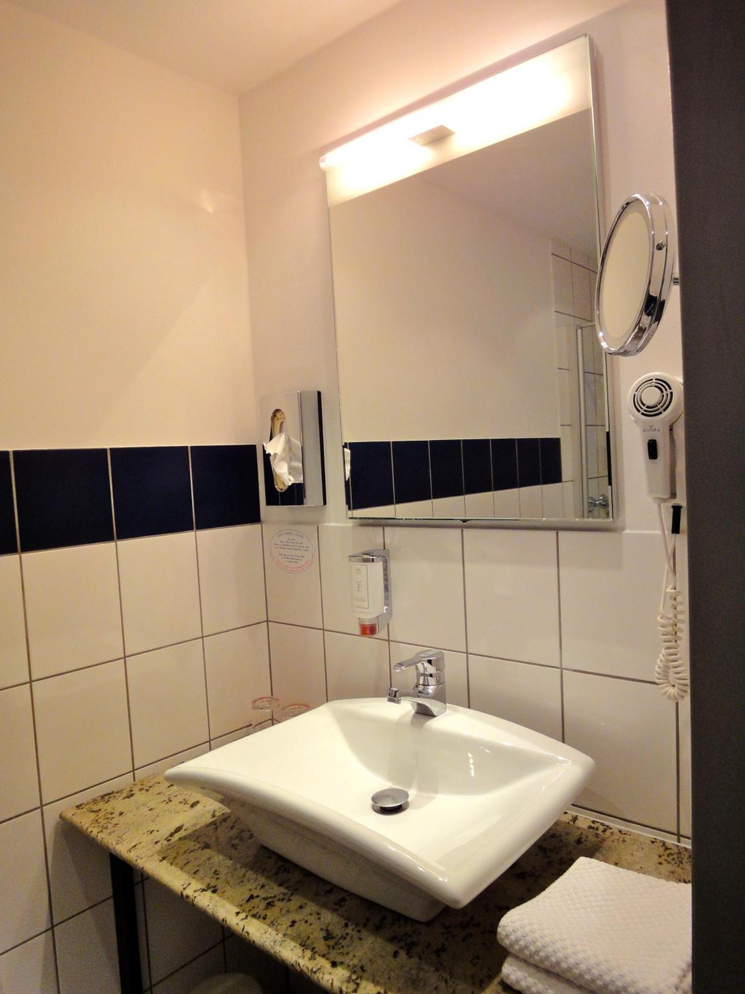 Hotel Scheidberg Wallerfangen Exteriör bild